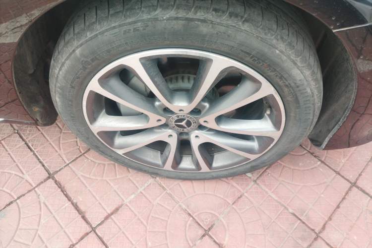 Used Mercedes-Benz E-Class 2019 E 300 L Luxury Model Right Front Wheel Hub