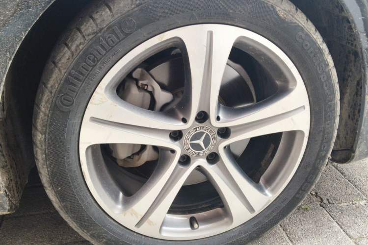 Used Mercedes-Benz E-Class 2019 E 200 L Sport Edition Right Front Wheel Hub