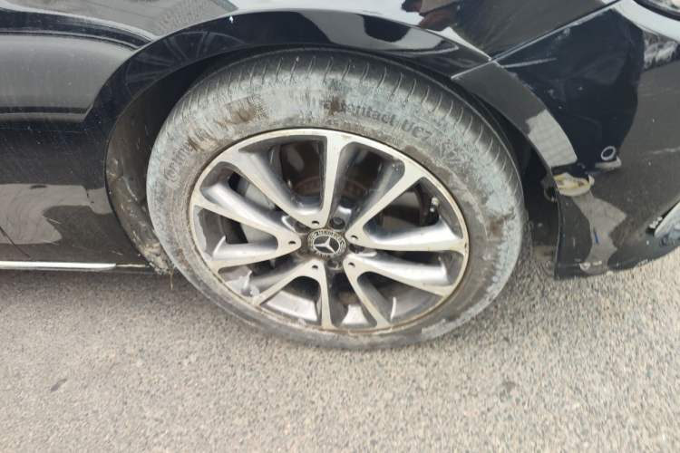 Used Mercedes-Benz E-Class 2019 Facelifted E 300 L Stylish Version Right Front Wheel Hub