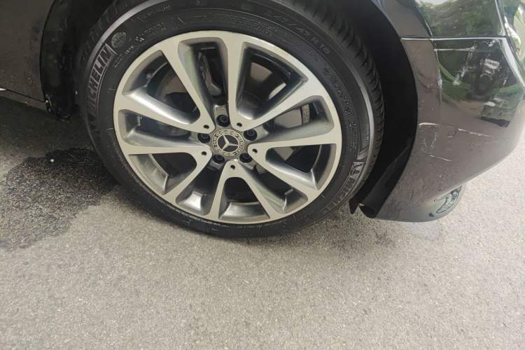 Used Mercedes-Benz E-Class 2019 E 200 L Right Front Wheel Hub