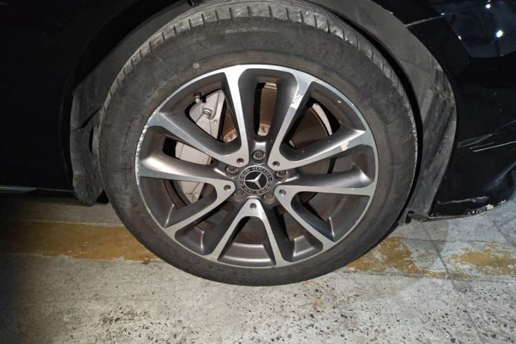 Used Mercedes-Benz E-Class 2019 E 300 L Stylish Model Right Front Wheel Hub