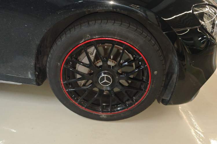Used Mercedes-Benz E-Class 2019 E 300 L Sport Luxury Edition Right Front Wheel Hub