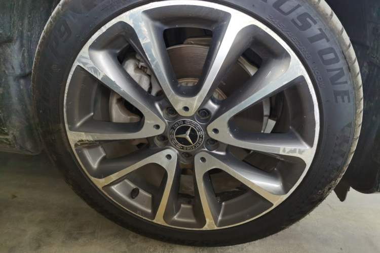 Used Mercedes-Benz E-Class 2019 E 200 L Right Front Wheel Hub