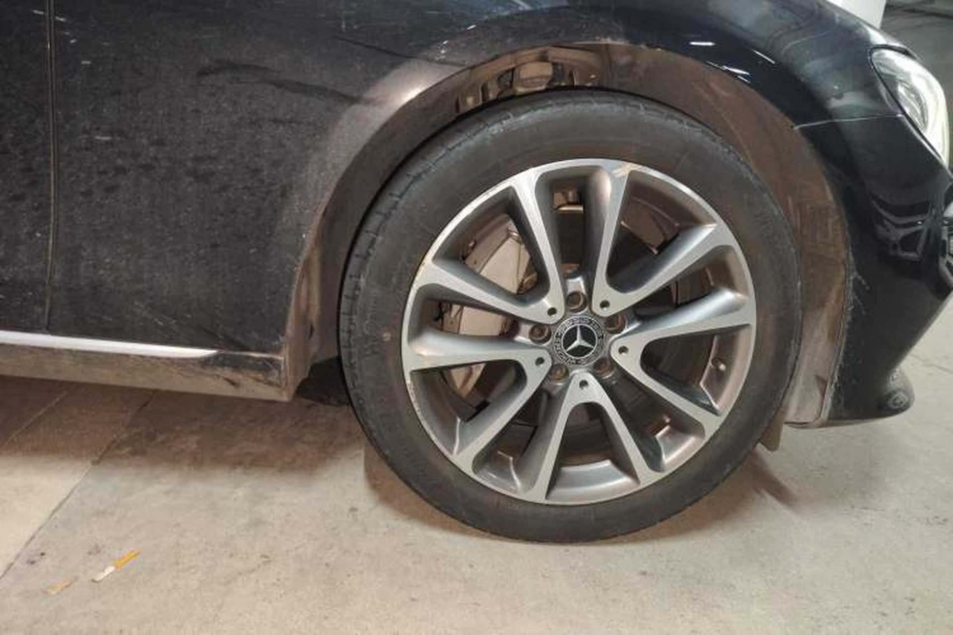Used Mercedes-Benz E-Class 2019 E 300 L Stylish Model Right Front Wheel Hub