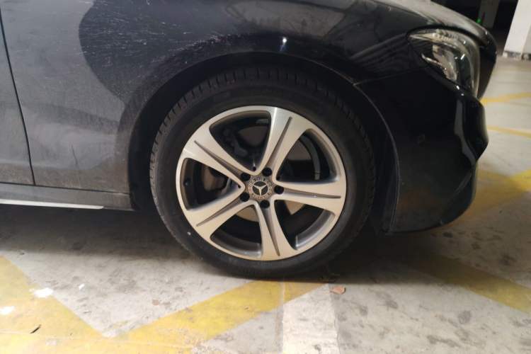 Used Mercedes-Benz E-Class 2019 E 200 L Sport Edition Right Front Wheel Hub