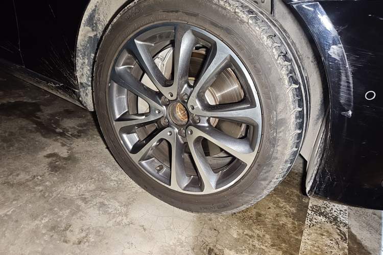 Used Mercedes-Benz E-Class 2019 E 300 L Stylish Model Right Front Wheel Hub