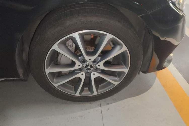 Used Mercedes-Benz E-Class 2019 E 300 L Stylish Model Right Front Wheel Hub