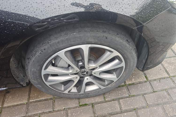 Used Mercedes-Benz E-Class 2019 Facelifted E 300 L Stylish Version Right Front Wheel Hub