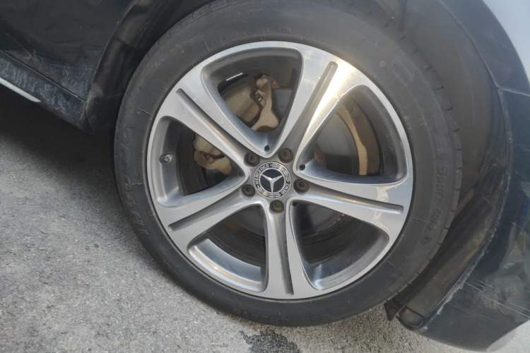 Used Mercedes-Benz E-Class 2019 E 260 L Sport Edition Right Front Wheel Hub