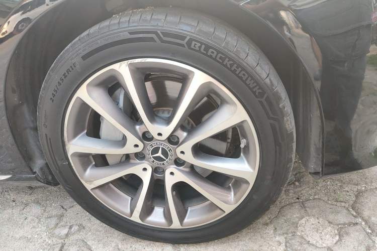 Used Mercedes-Benz E-Class 2019 Restyled E 300 L Sport Luxury Edition Right Front Wheel Hub