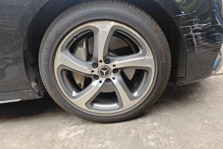 Used Mercedes-Benz E-Class 2019 E 300 L Sport Luxury Edition Right Front Wheel Hub