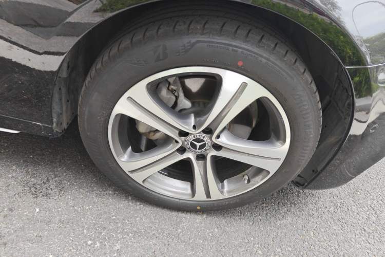 Used Mercedes-Benz E-Class 2019 E 260 L Sport Edition Right Front Wheel Hub