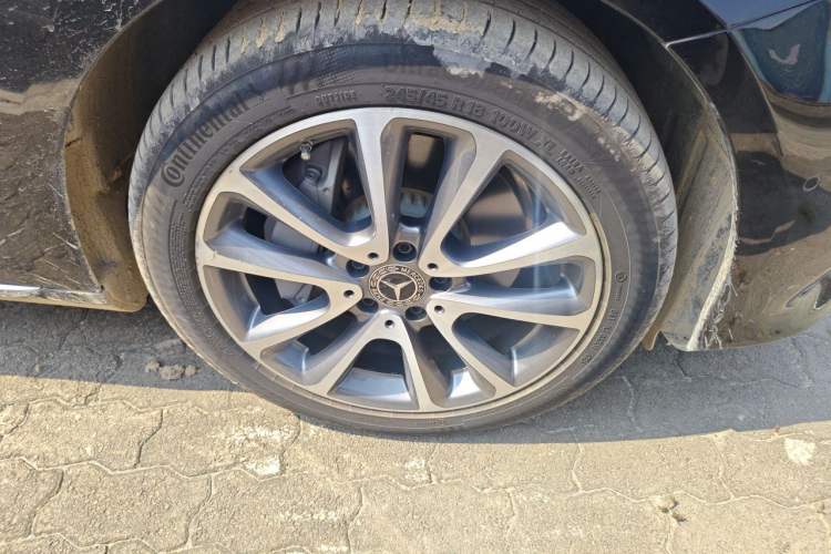 Used Mercedes-Benz E-Class 2019 Restyled E 300 L Luxury Edition Right Front Wheel Hub