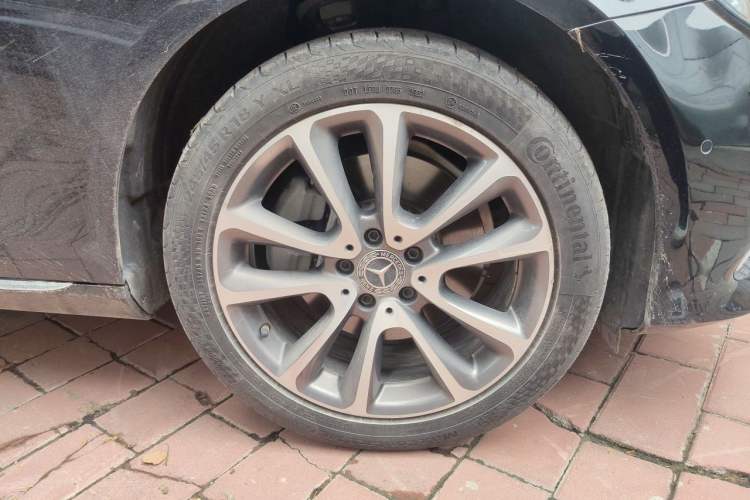 Used Mercedes-Benz E-Class 2019 E 260 L Right Front Wheel Hub