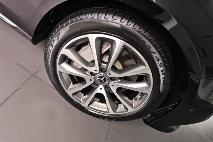 Used Mercedes-Benz E-Class 2019 Restyled E 300 L Luxury Edition Right Front Wheel Hub