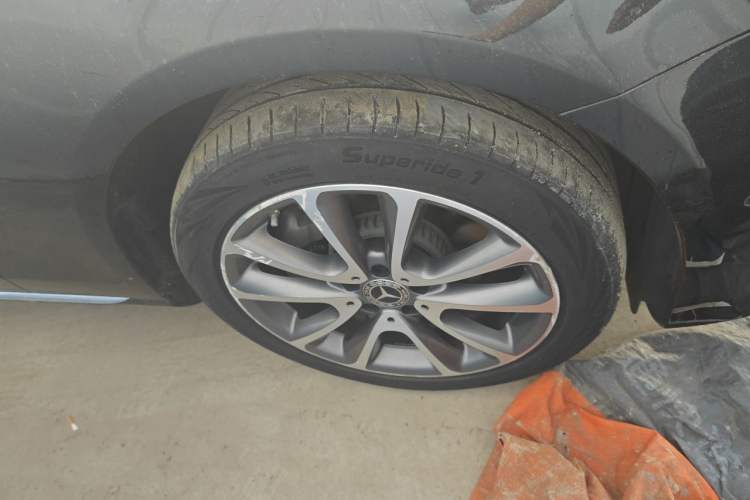 Used Mercedes-Benz E-Class 2019 E 260 L Right Front Wheel Hub