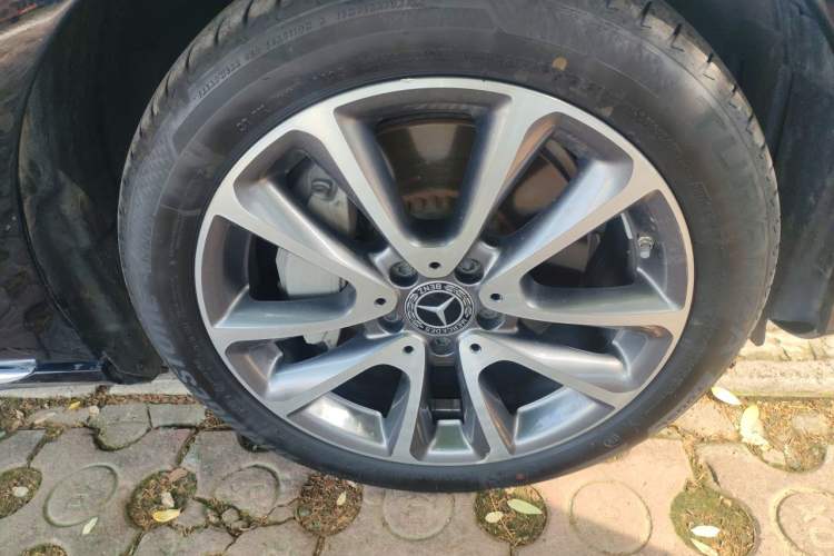 Used Mercedes-Benz E-Class 2019 Restyled E 300 L Luxury Edition Right Front Wheel Hub