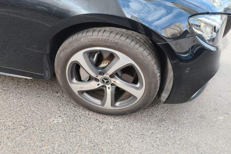 Used Mercedes-Benz E-Class 2019 E 300 L Sporty and Stylish Model Right Front Wheel Hub