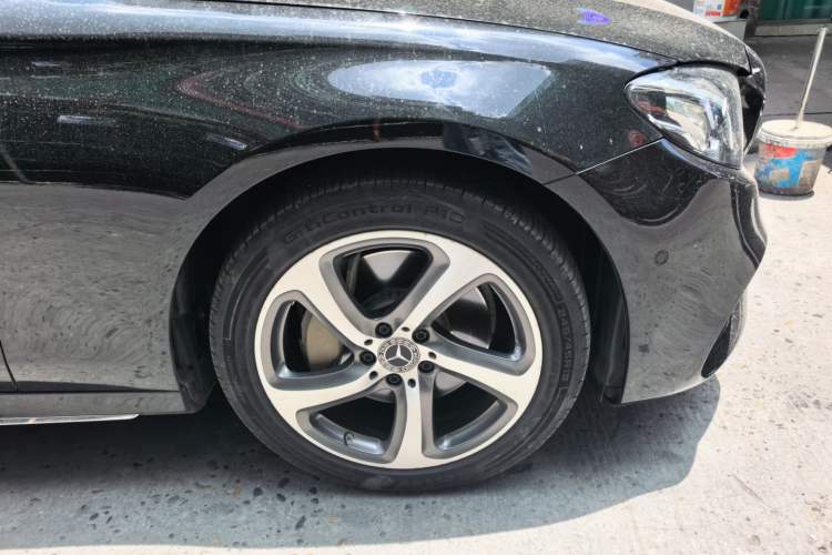 Used Mercedes-Benz E-Class 2019 Restyled E 300 L Sporty and Stylish Edition Right Front Wheel Hub