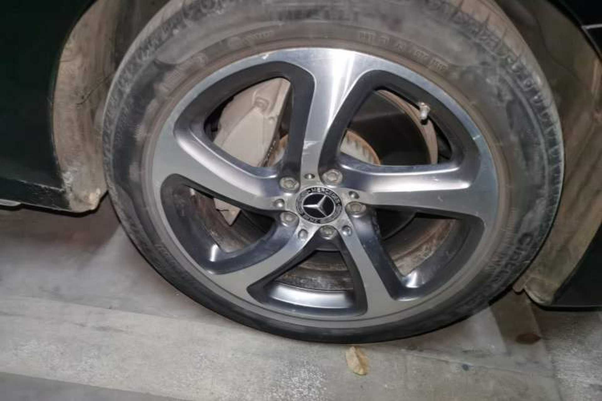 Used Mercedes-Benz E-Class 2019 Restyled E 300 L Sporty and Stylish Edition Right Front Wheel Hub