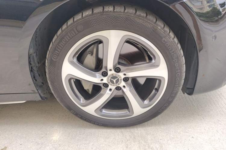 Used Mercedes-Benz E-Class 2019 E 300 L Sport Luxury Edition Right Front Wheel Hub