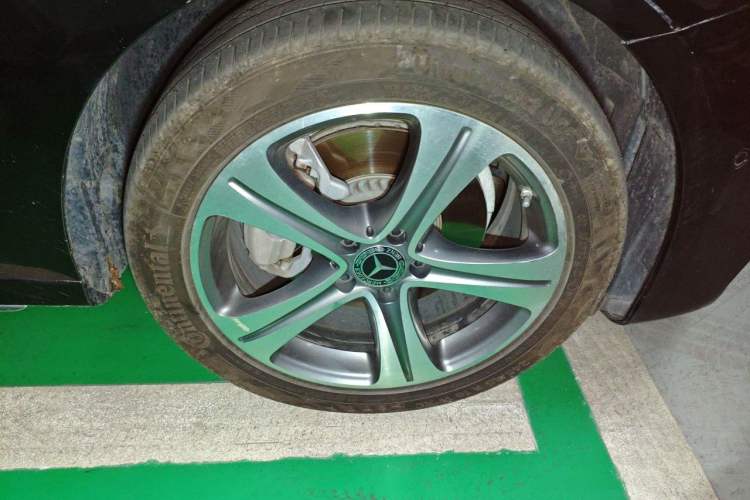 Used Mercedes-Benz E-Class 2019 E 260 L Sport Edition Right Front Wheel Hub
