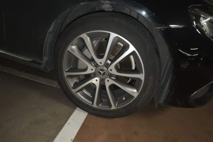 Used Mercedes-Benz E-Class 2019 E 300 L Stylish Model Right Front Wheel Hub
