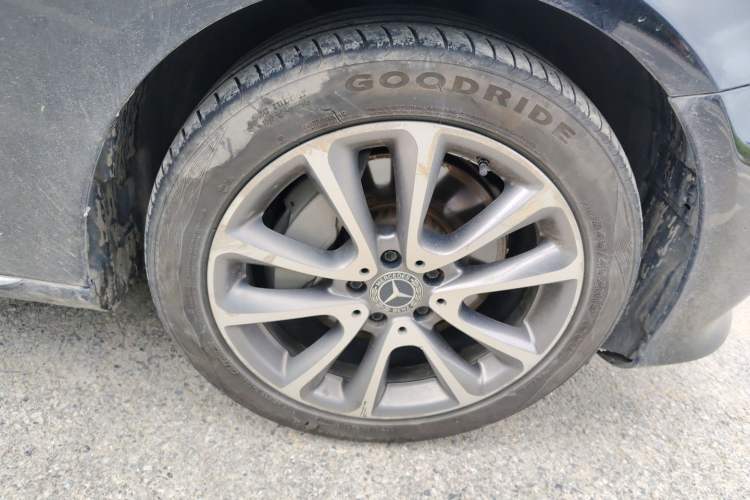 Used Mercedes-Benz E-Class 2019 Restyled E 300 L Luxury Edition Right Front Wheel Hub