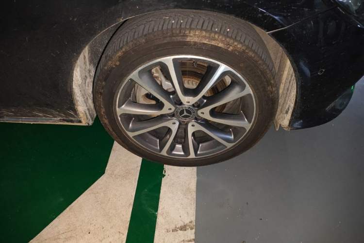 Used Mercedes-Benz E-Class 2019 E 200 L Right Front Wheel Hub