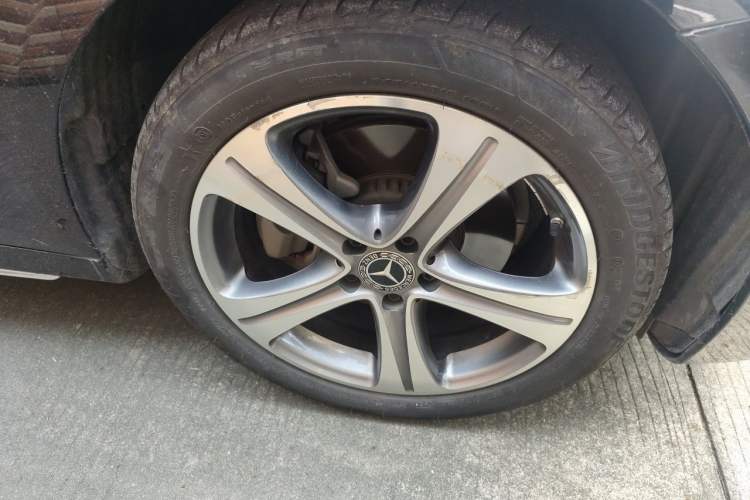 Used Mercedes-Benz E-Class 2019 E 260 L Sport Edition Right Front Wheel Hub