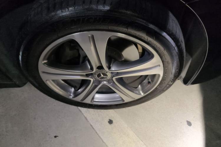 Used Mercedes-Benz E-Class 2019 E 200 L Sport Edition Right Front Wheel Hub