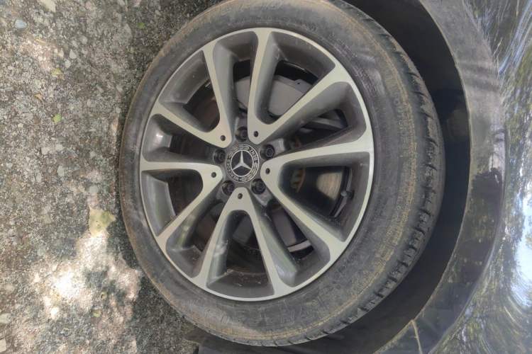 Used Mercedes-Benz E-Class 2019 E 300 L Stylish Model Right Front Wheel Hub