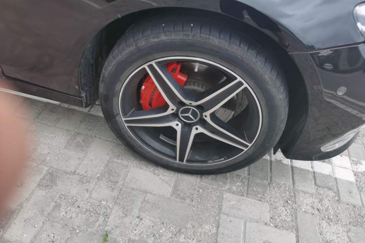 Used Mercedes-Benz E-Class 2019 E 260 L Sport Edition Right Front Wheel Hub