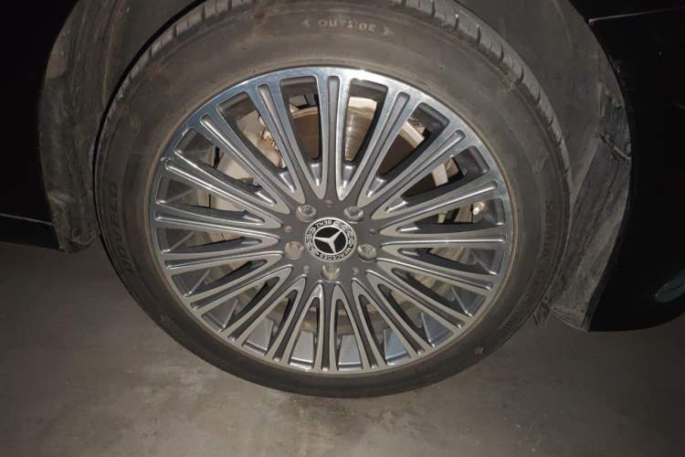 Used Mercedes-Benz E-Class 2019 E 260 L Sport 4MATIC Right Front Wheel Hub