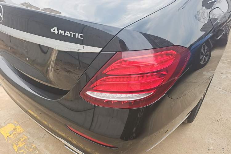 Used Mercedes-Benz E-Class 2019 E 200 L Right Rear Taillight