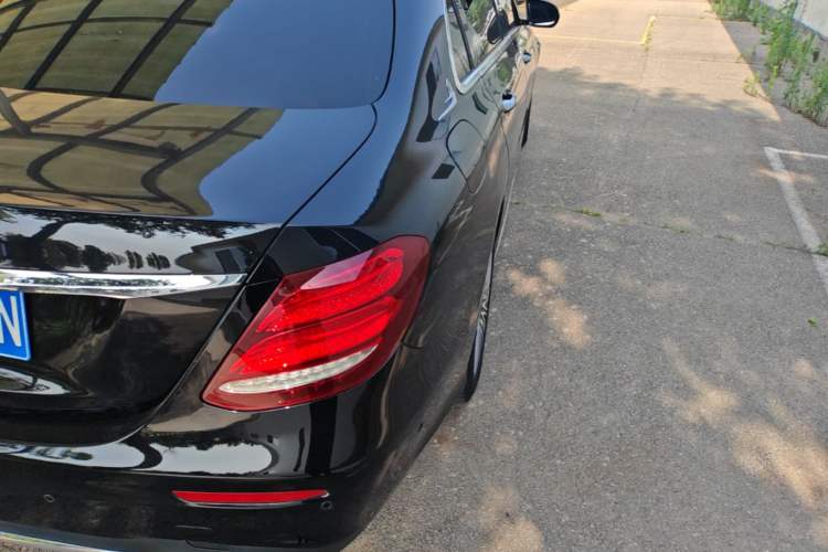 Used Mercedes-Benz E-Class 2019 Restyled E 300 L Sport Luxury Edition Right Rear Taillight