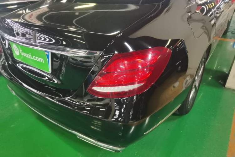Used Mercedes-Benz E-Class 2019 E 300 L Luxury Model Right Rear Taillight