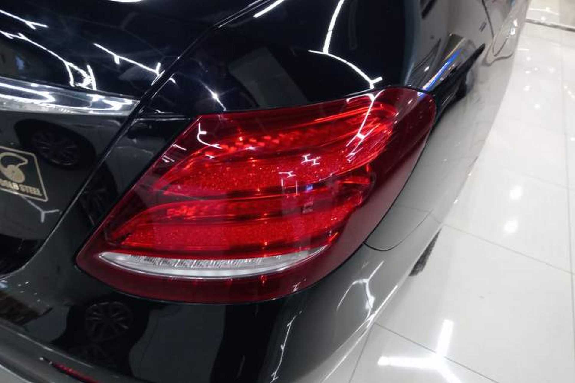 Used Mercedes-Benz E-Class 2019 Facelifted E 300 L Stylish Version Right Rear Taillight