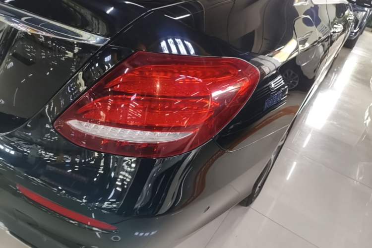 Used Mercedes-Benz E-Class 2019 E 300 L Sporty and Stylish Model Right Rear Taillight