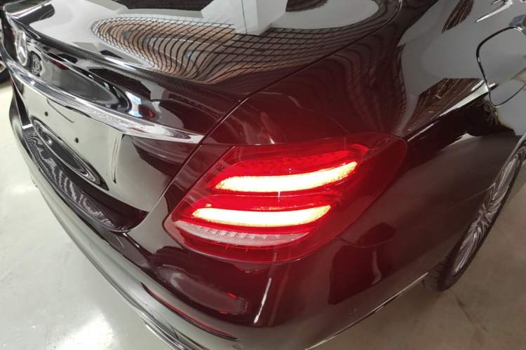 Used Mercedes-Benz E-Class 2019 Facelifted E 300 L Stylish Version Right Rear Taillight