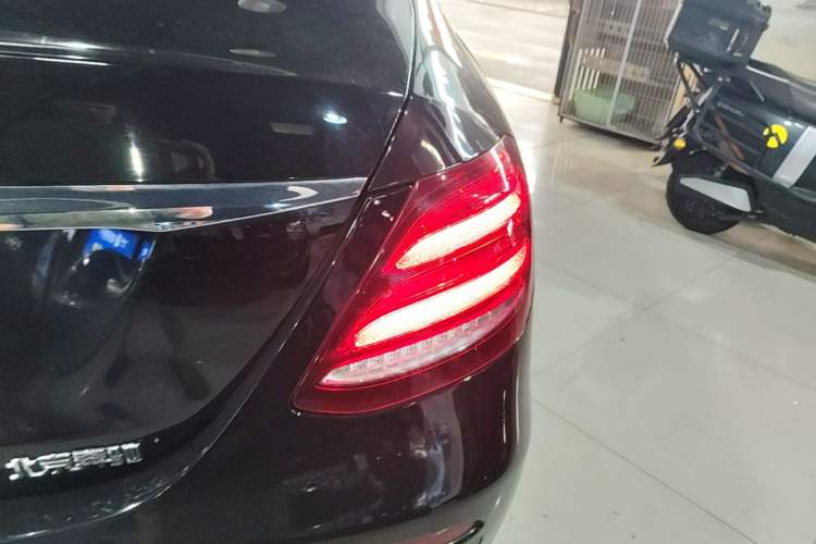 Used Mercedes-Benz E-Class 2019 E 300 L Sporty and Stylish Model Right Rear Taillight