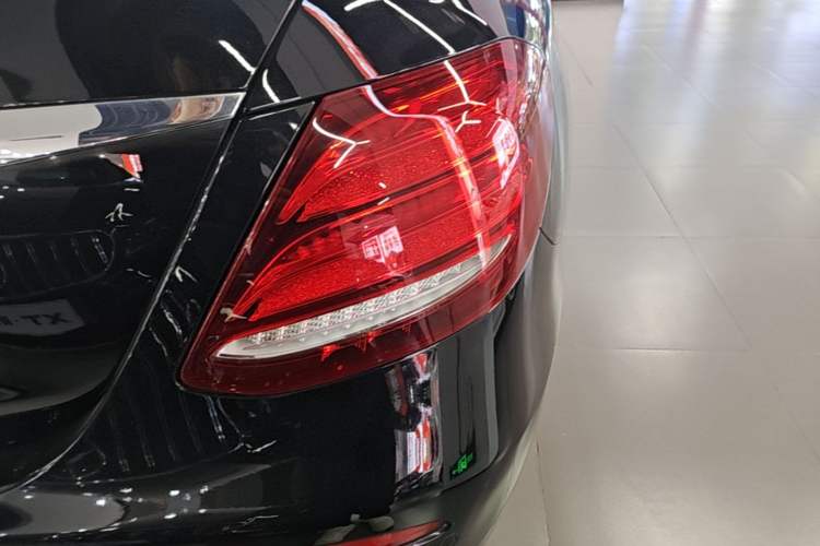 Used Mercedes-Benz E-Class 2019 E 300 L Sport Luxury Edition Right Rear Taillight
