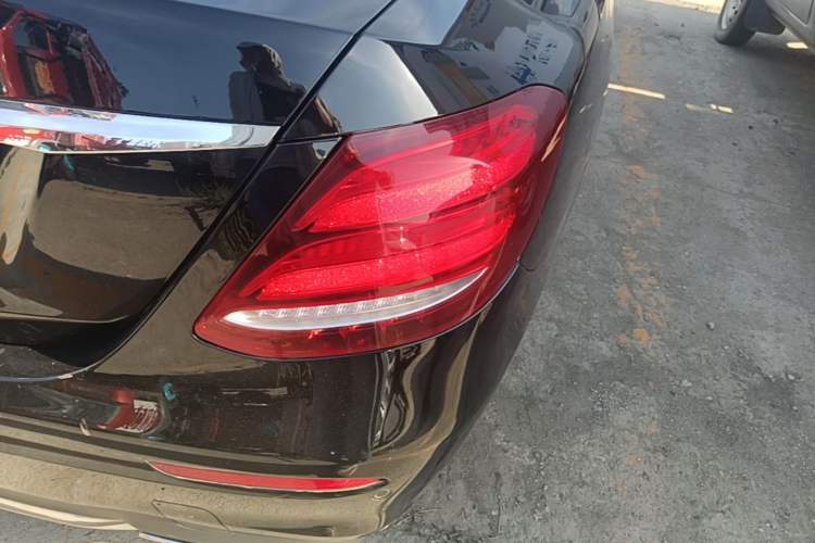 Used Mercedes-Benz E-Class 2019 E 260 L Sport 4MATIC Right Rear Taillight