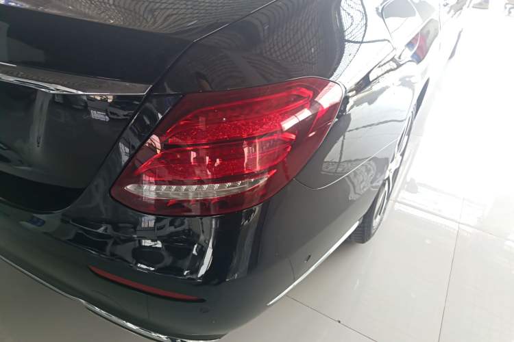 Used Mercedes-Benz E-Class 2019 Restyled E 300 L Luxury Edition Right Rear Taillight