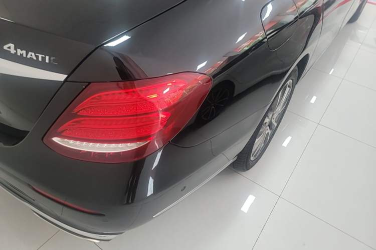 Used Mercedes-Benz E-Class 2019 E 260 L 4MATIC Right Rear Taillight