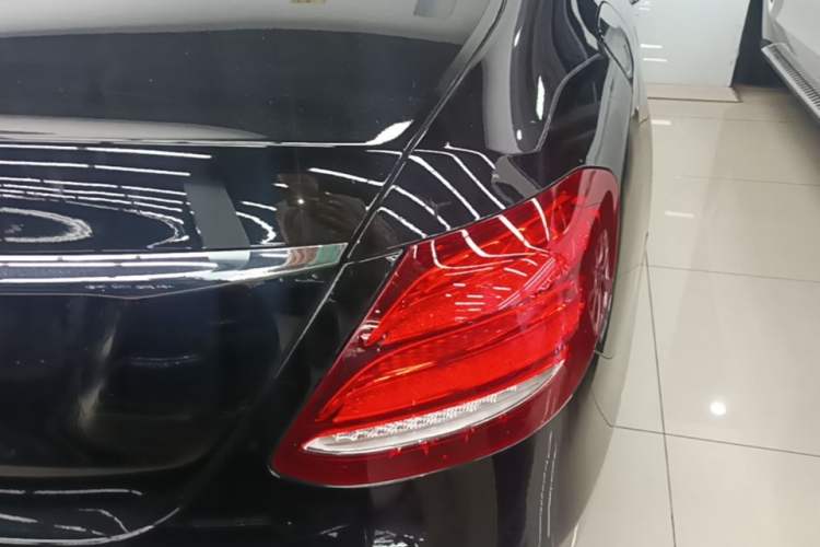 Used Mercedes-Benz E-Class 2019 Facelifted E 300 L Stylish Version Right Rear Taillight