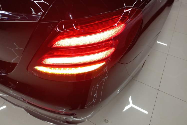 Used Mercedes-Benz E-Class 2019 Restyled E 300 L Sporty and Stylish Edition Right Rear Taillight