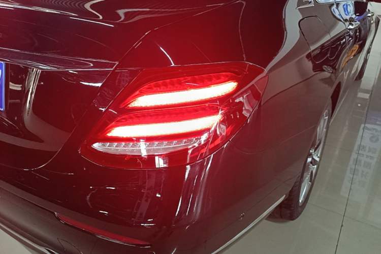 Used Mercedes-Benz E-Class 2019 Restyled E 300 L Luxury Edition Right Rear Taillight