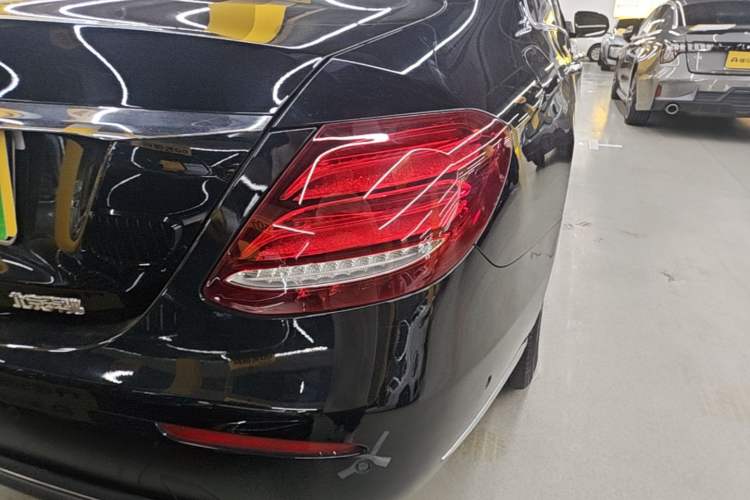 Used Mercedes-Benz E-Class 2019 E 260 L Right Rear Taillight