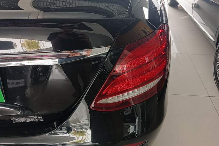 Used Mercedes-Benz E-Class 2019 E 300 L Sporty and Stylish Model Right Rear Taillight